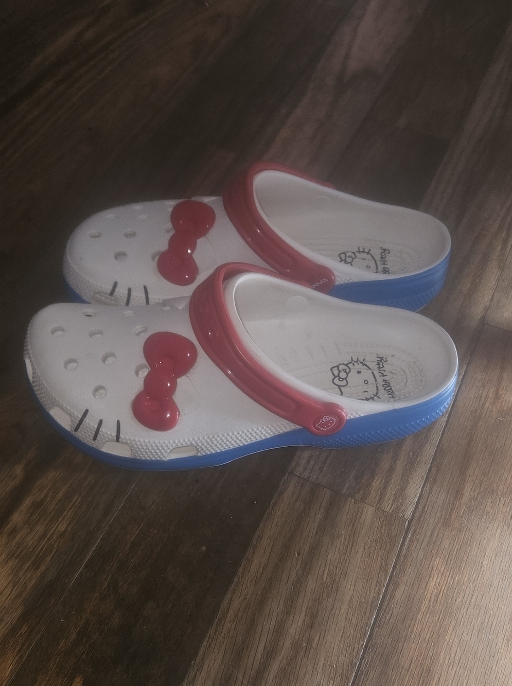 Hello Kitty Crocs Women's 10